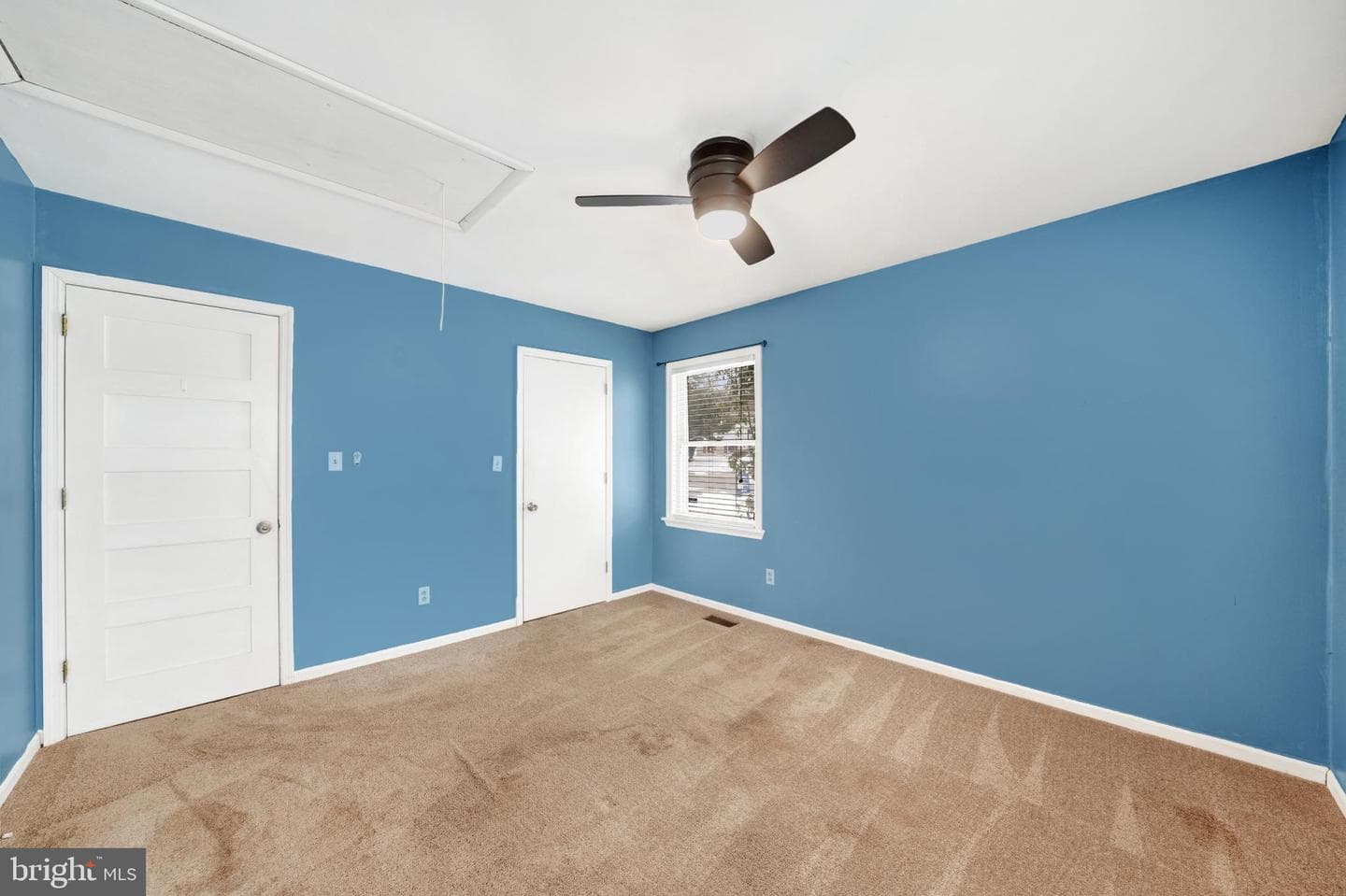335 E Village Road photo 5
