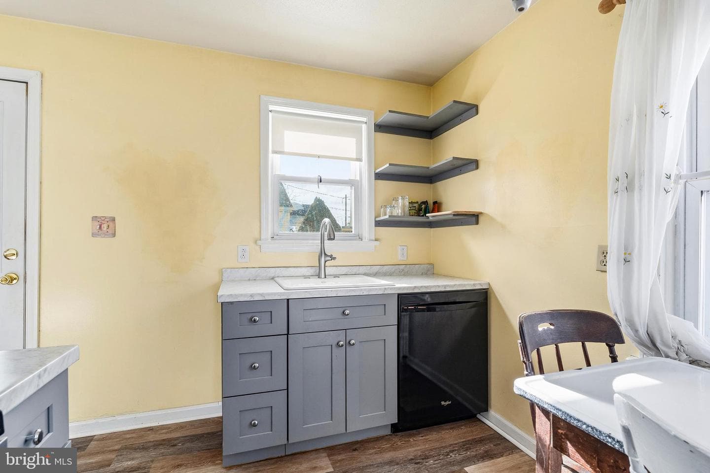304 Hollingsworth Street photo 9