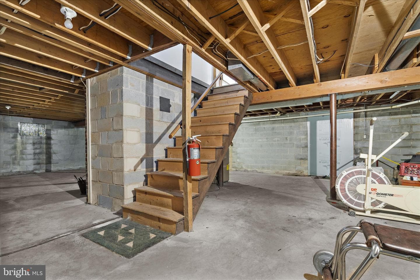 974 Telegraph Road photo 29