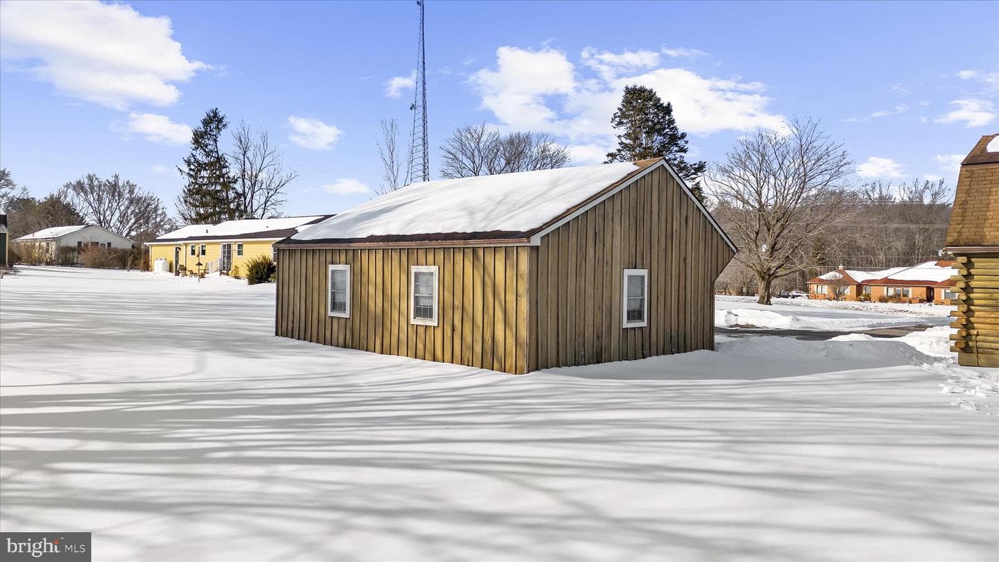 974 Telegraph Road photo 38