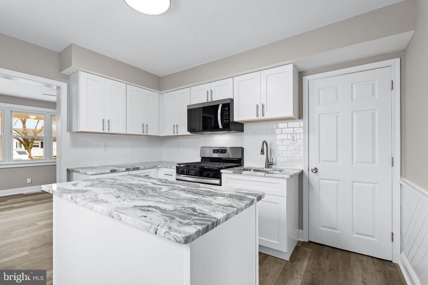 213 Locust Lane photo 9