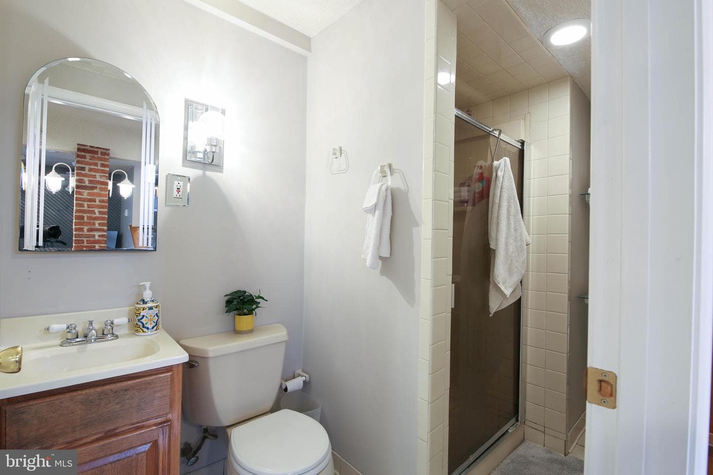105 W Village Road photo 25