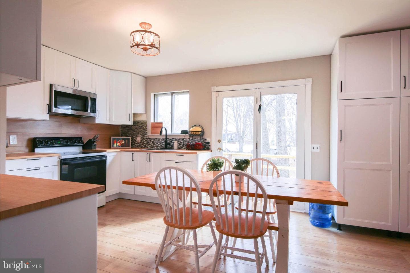 105 W Village Road photo 6