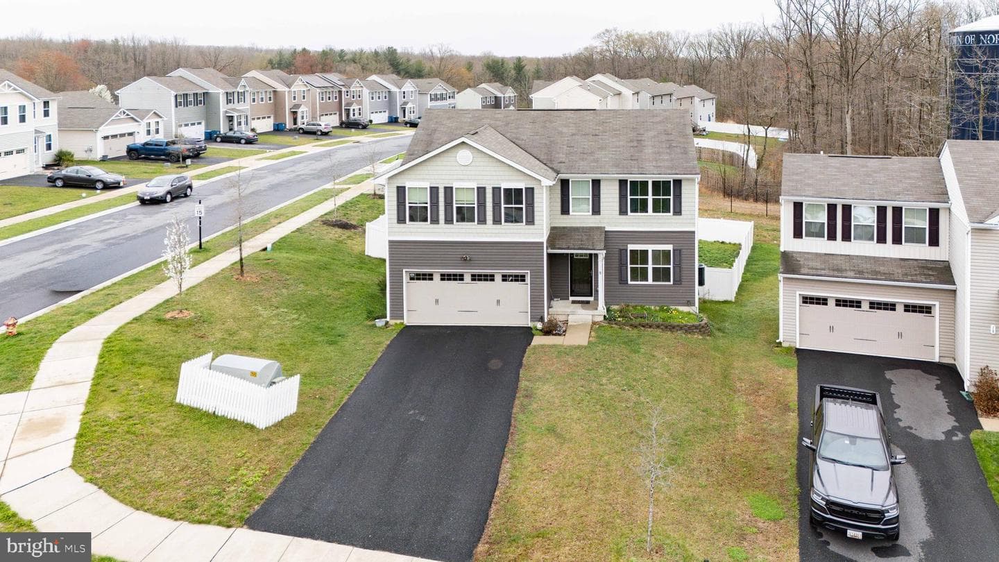 14 Blue Spruce Way photo 3