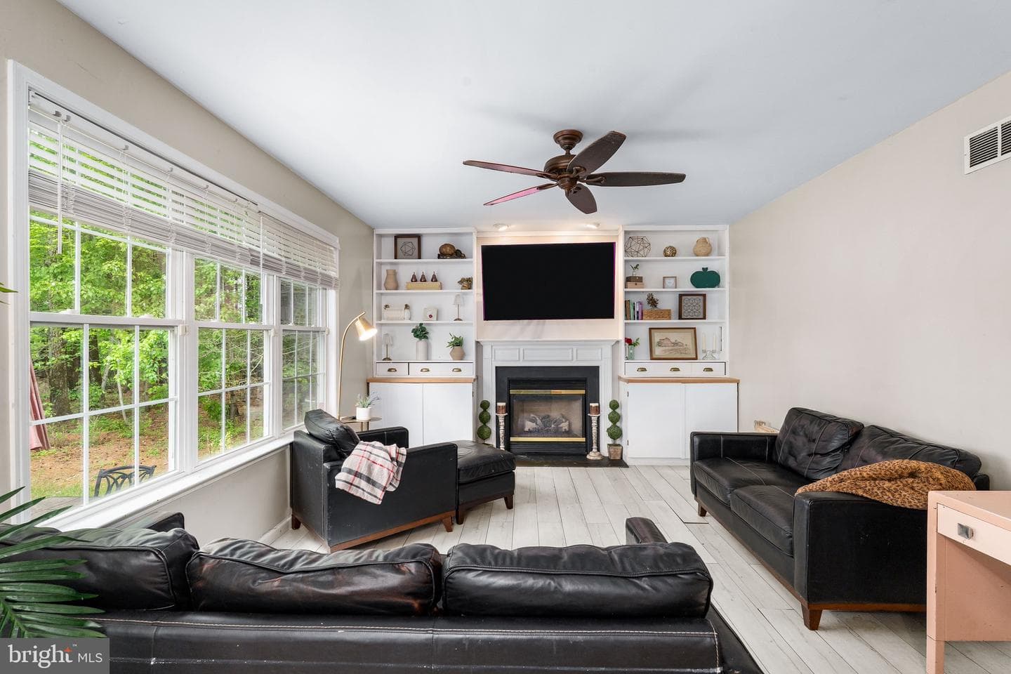 221 Bennie Drive photo 10