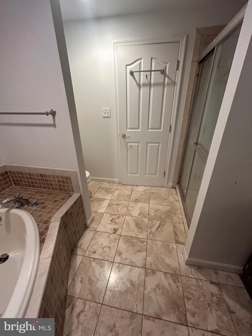 221 Bennie Drive photo 33