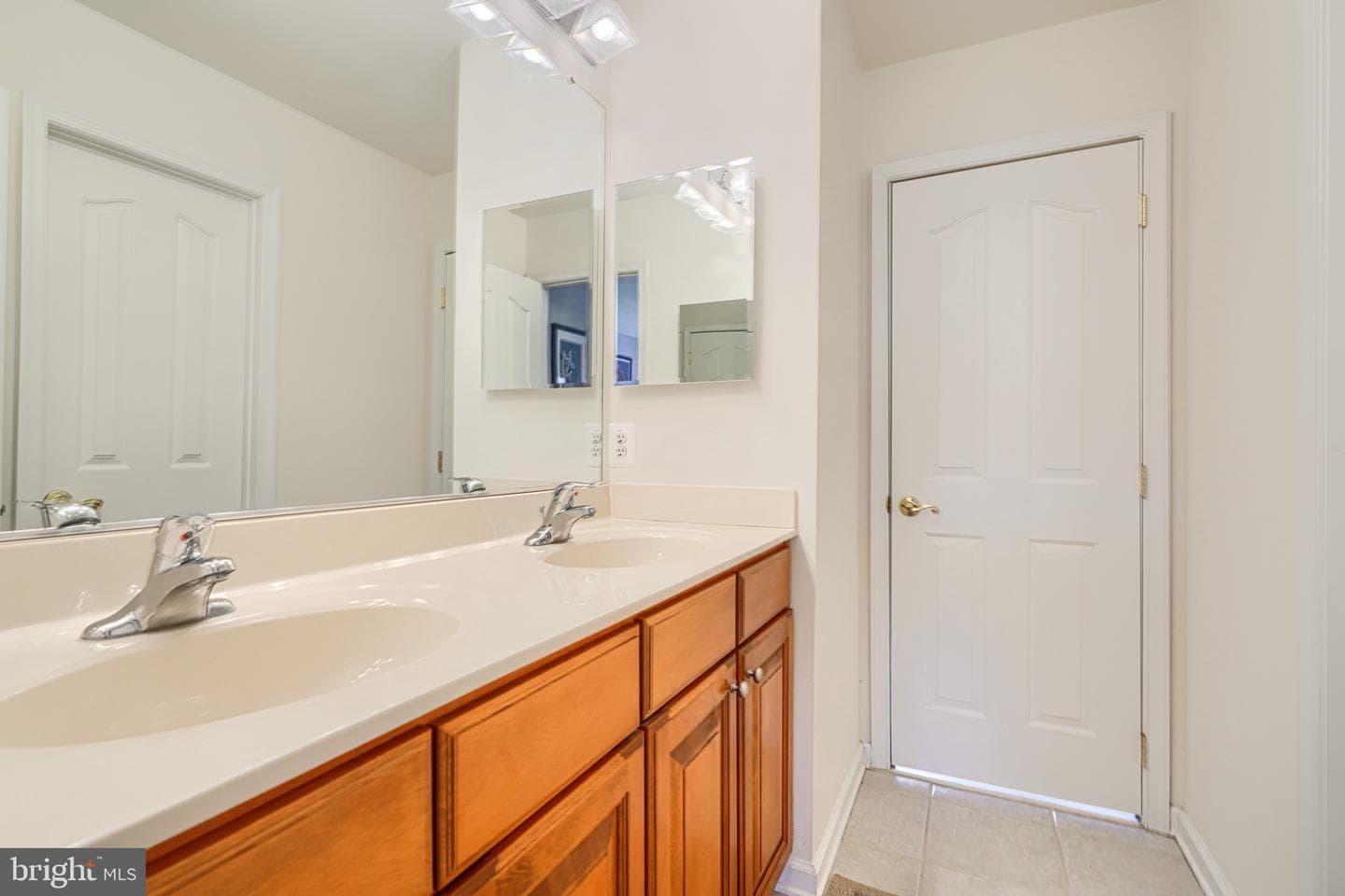 128 Harford View Drive photo 41