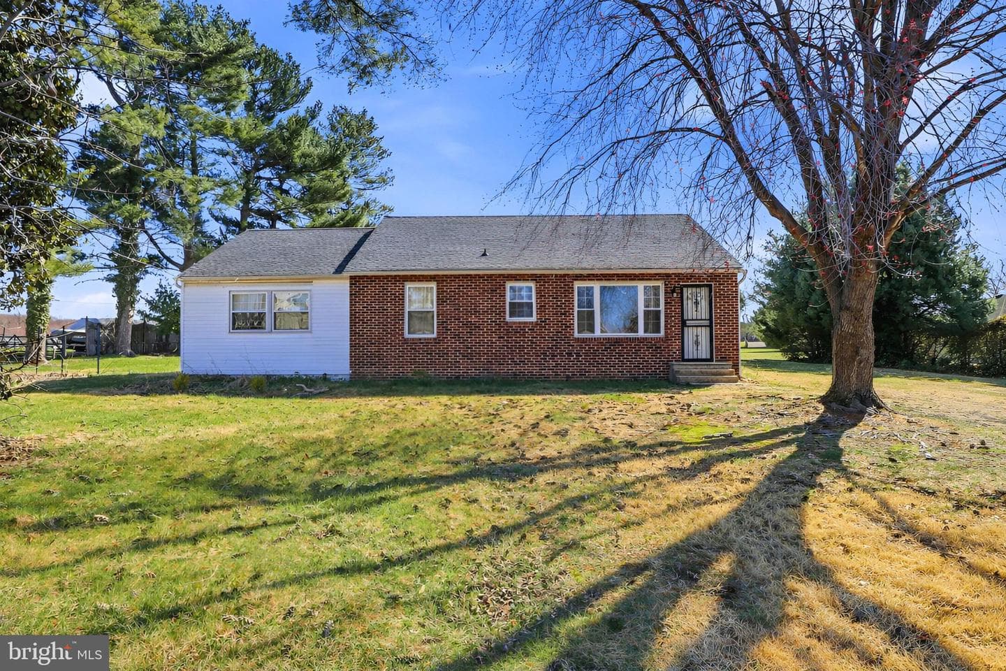 1616 Ingleside Avenue photo 2