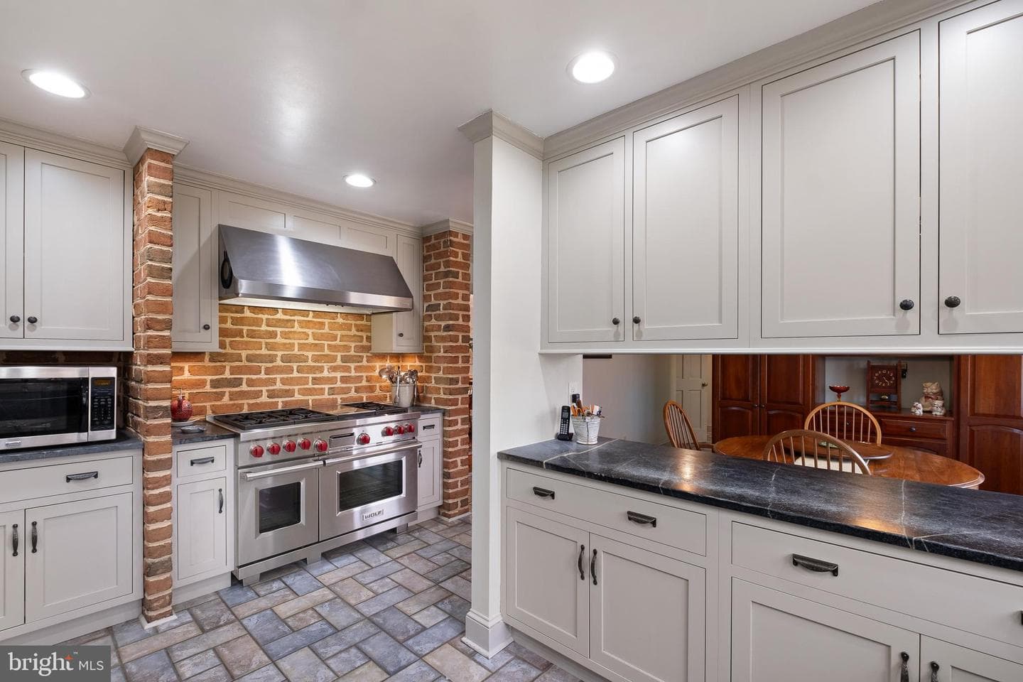 185 Riverside Drive photo 11
