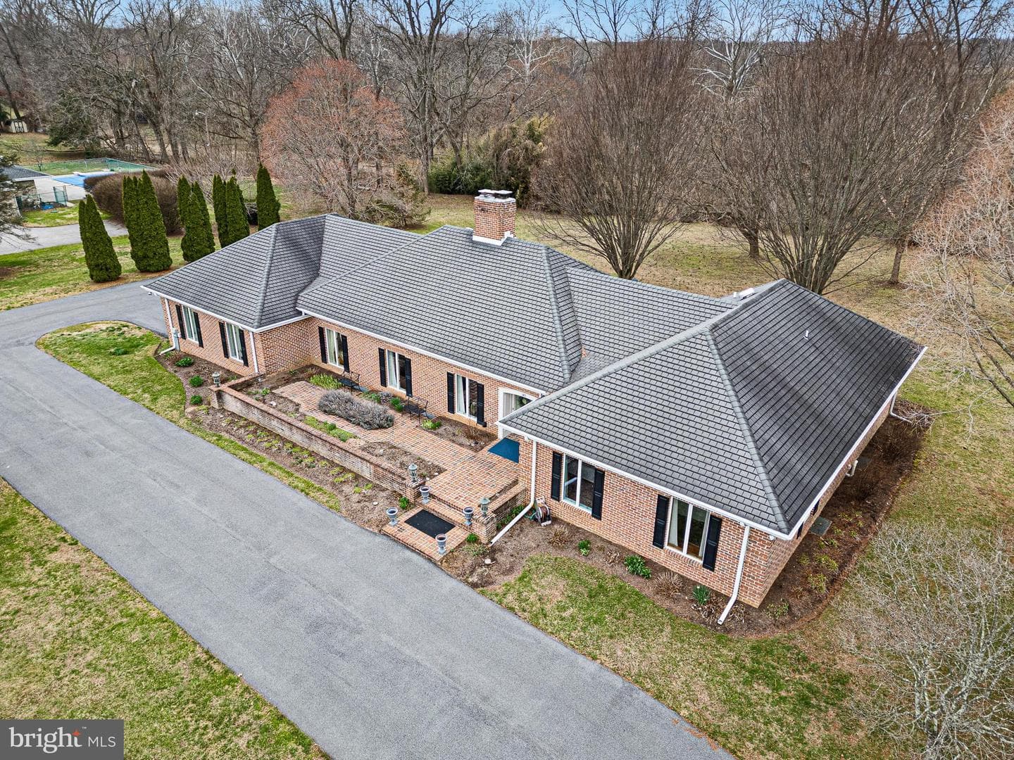 185 Riverside Drive photo 43