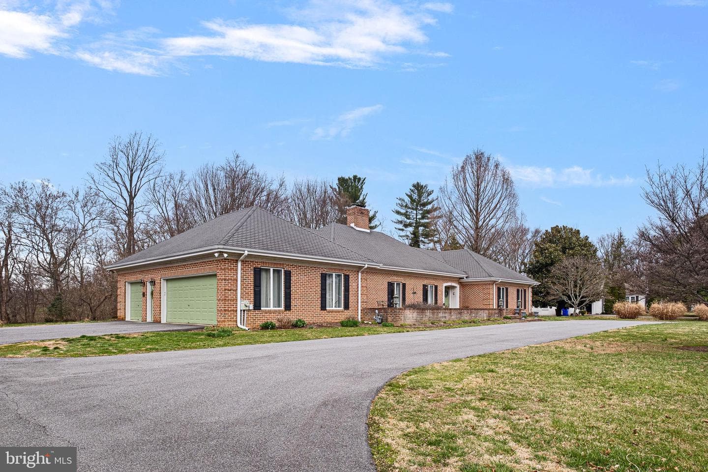 185 Riverside Drive photo 48