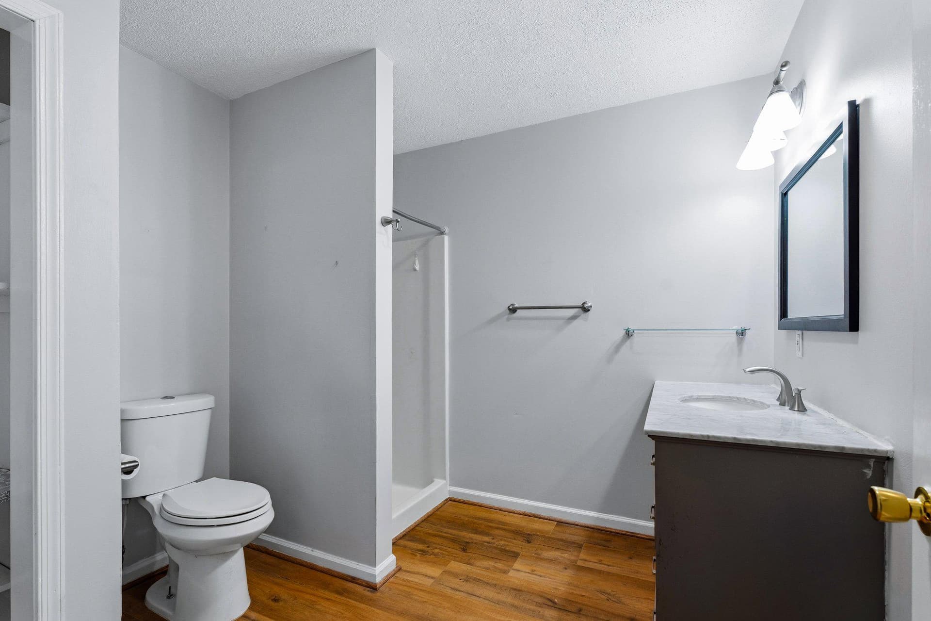 320 Cecil Street photo 17
