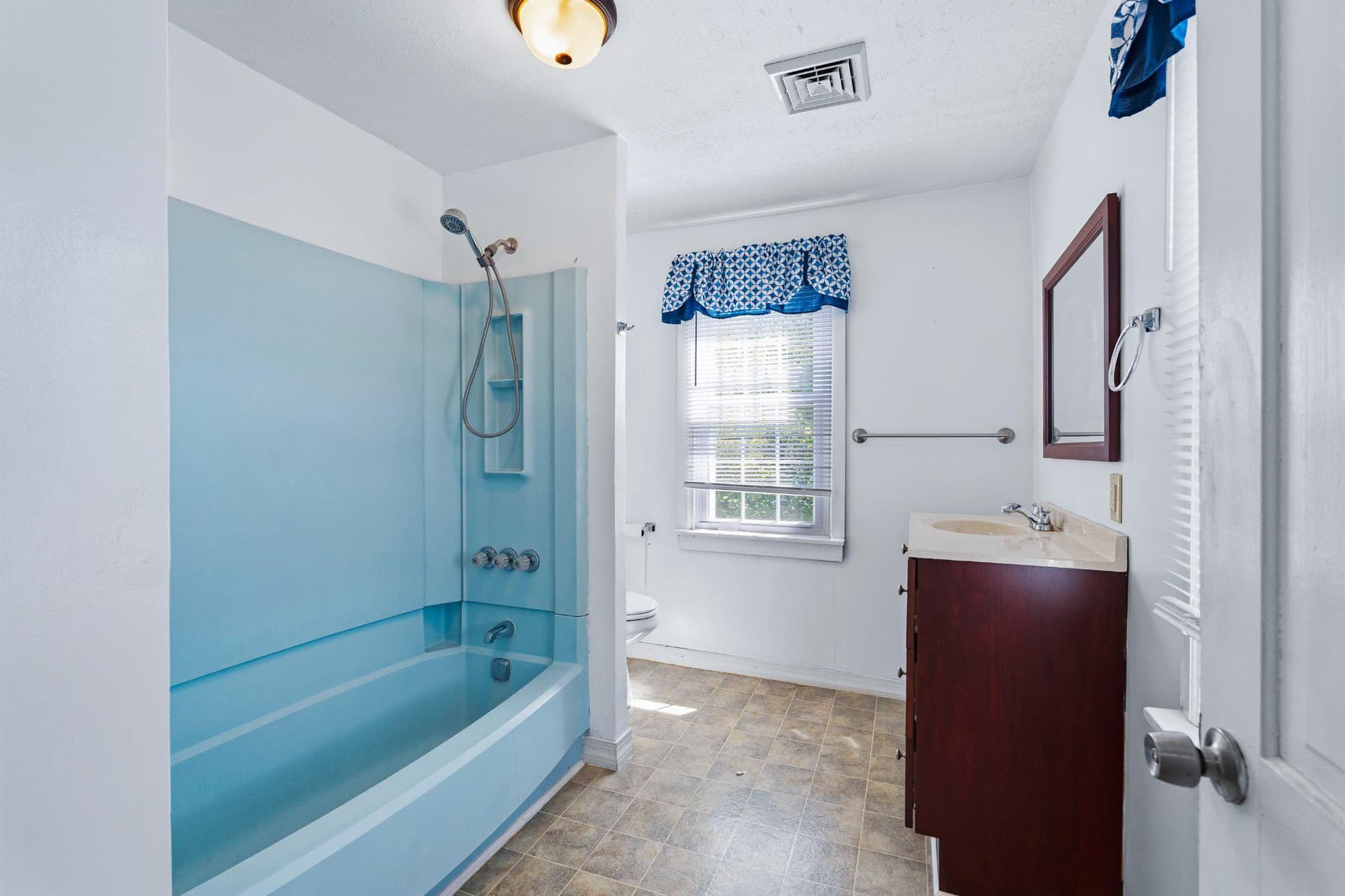 320 Cecil Street photo 21