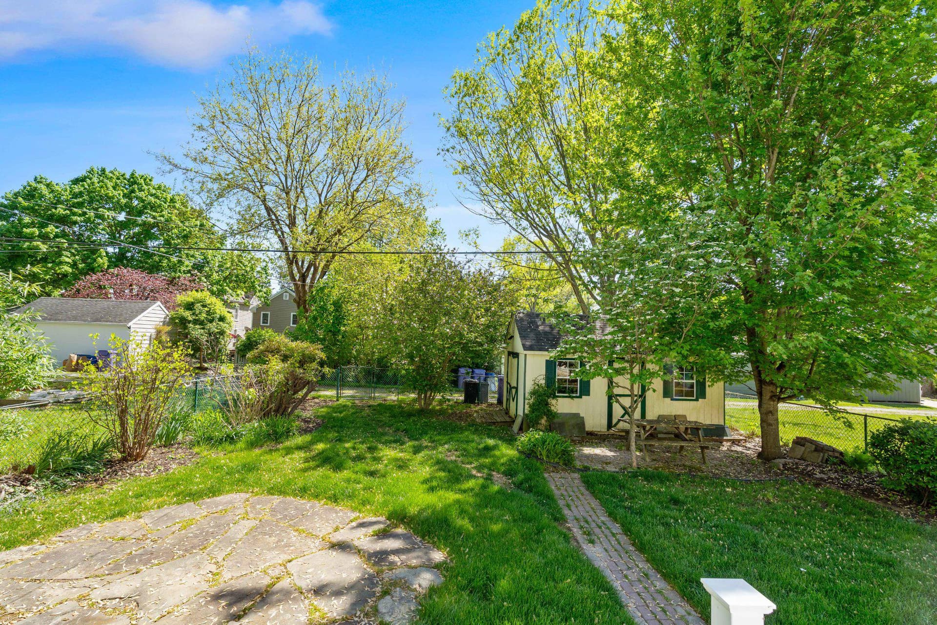 320 Cecil Street photo 25