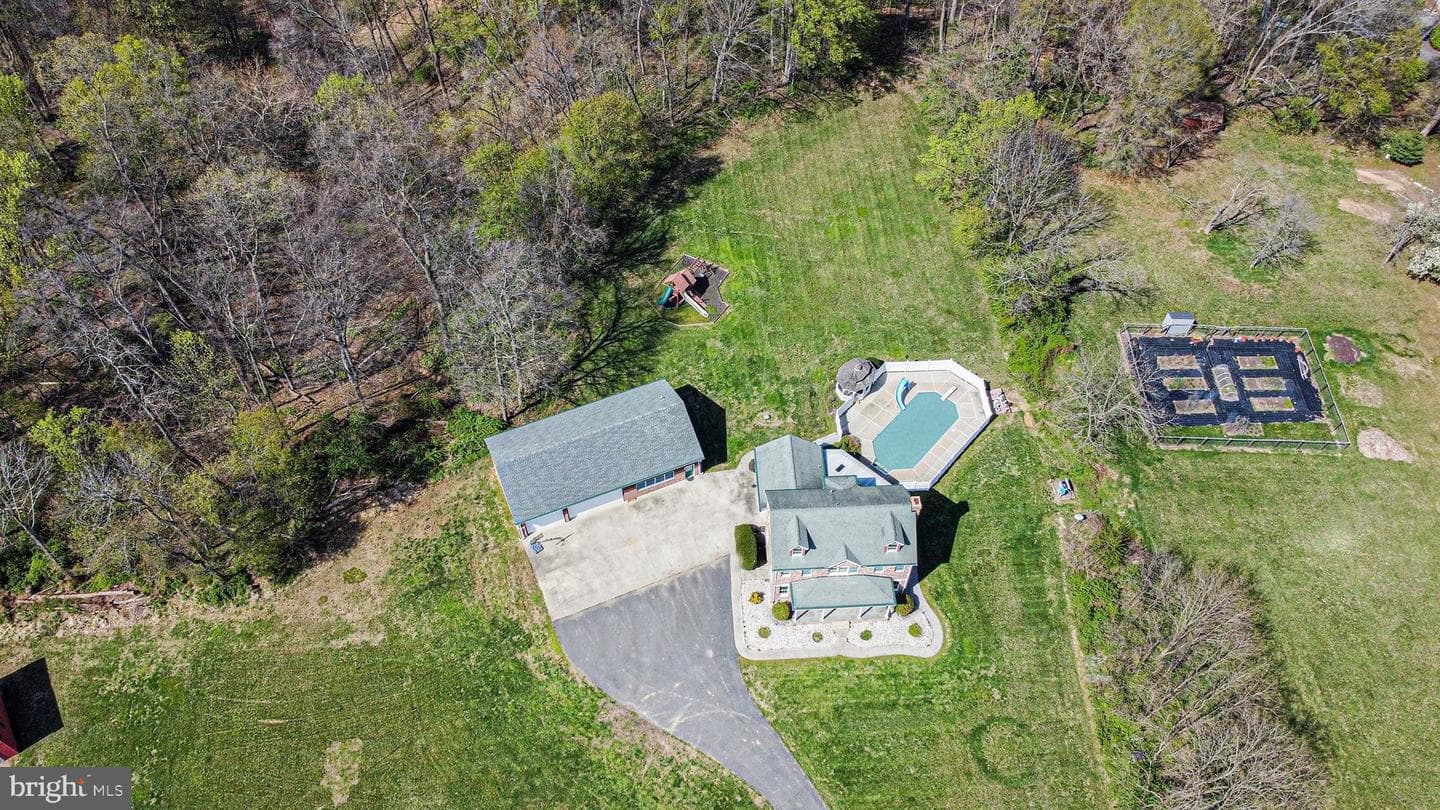 721 Knight Island Road photo 17