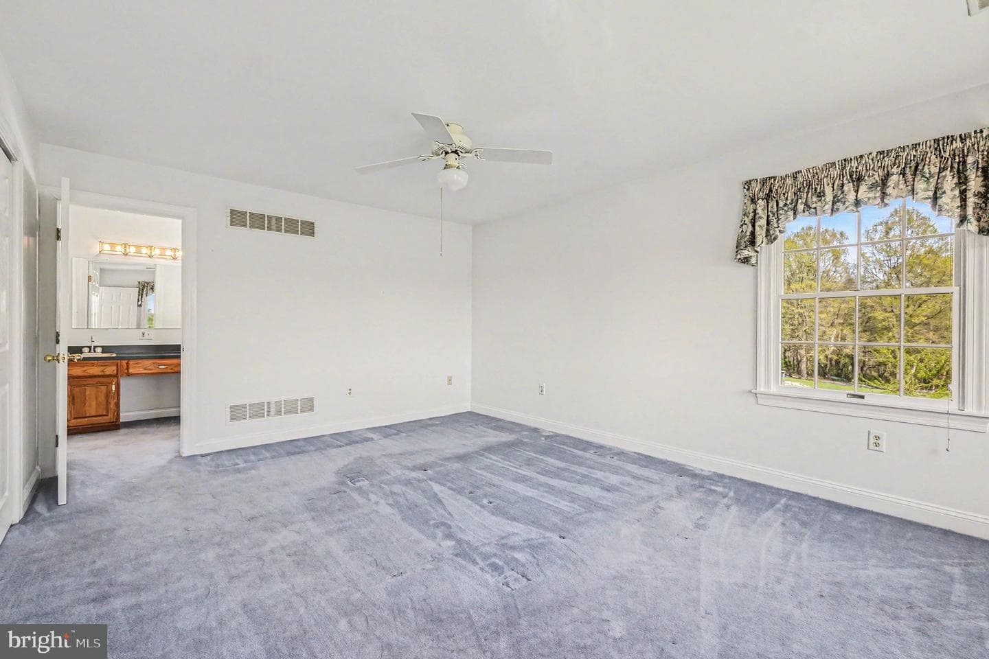 721 Knight Island Road photo 45