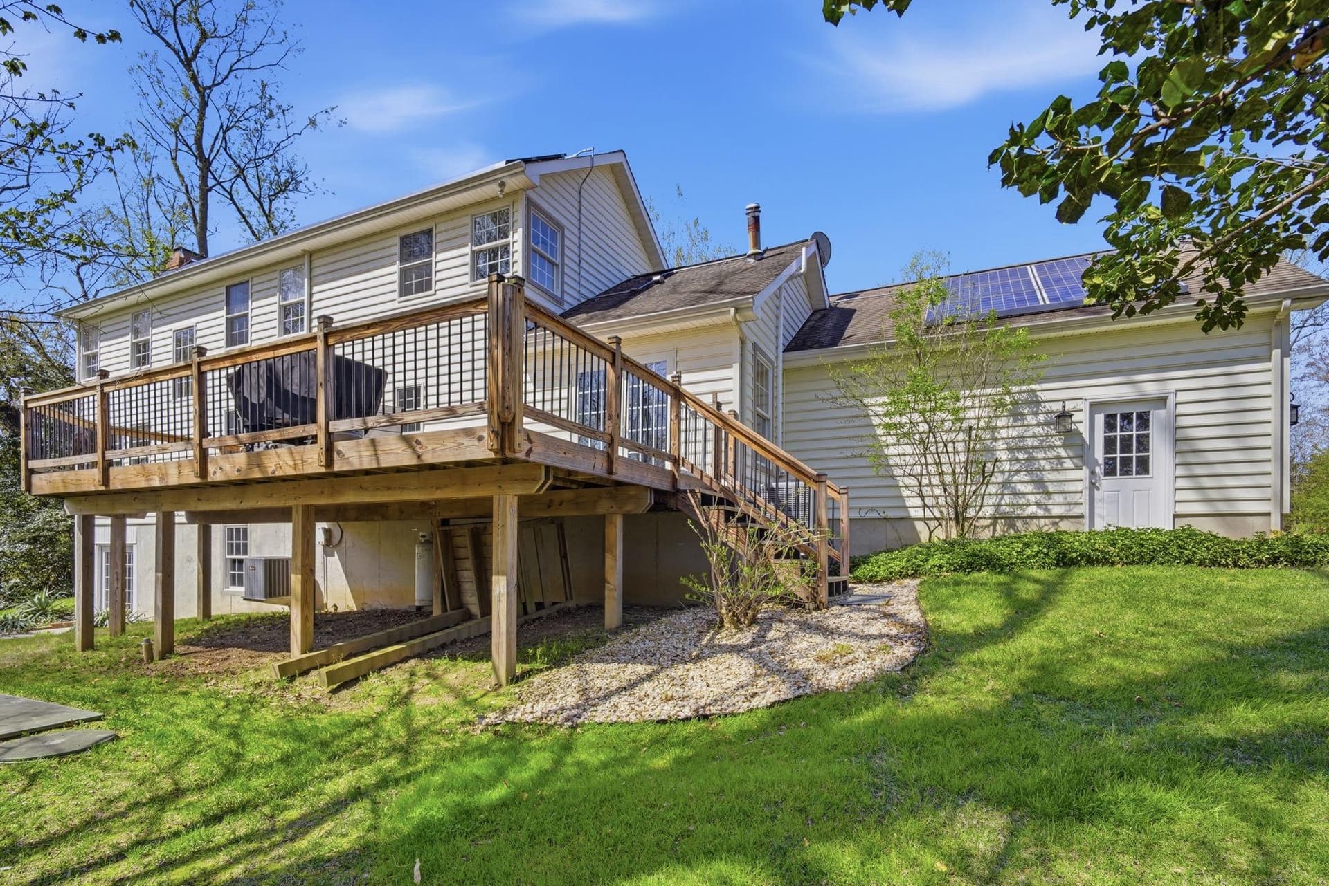 55 Howes Lane photo 13