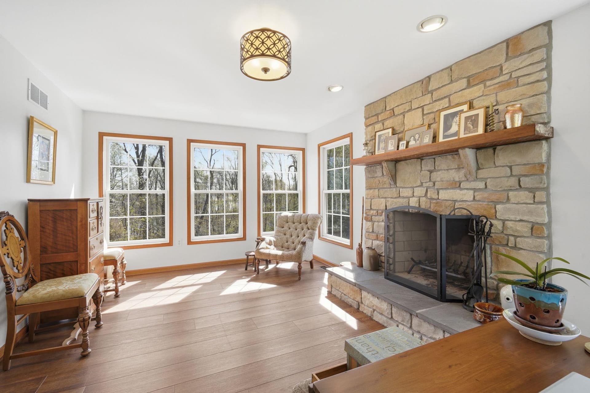 55 Howes Lane photo 21
