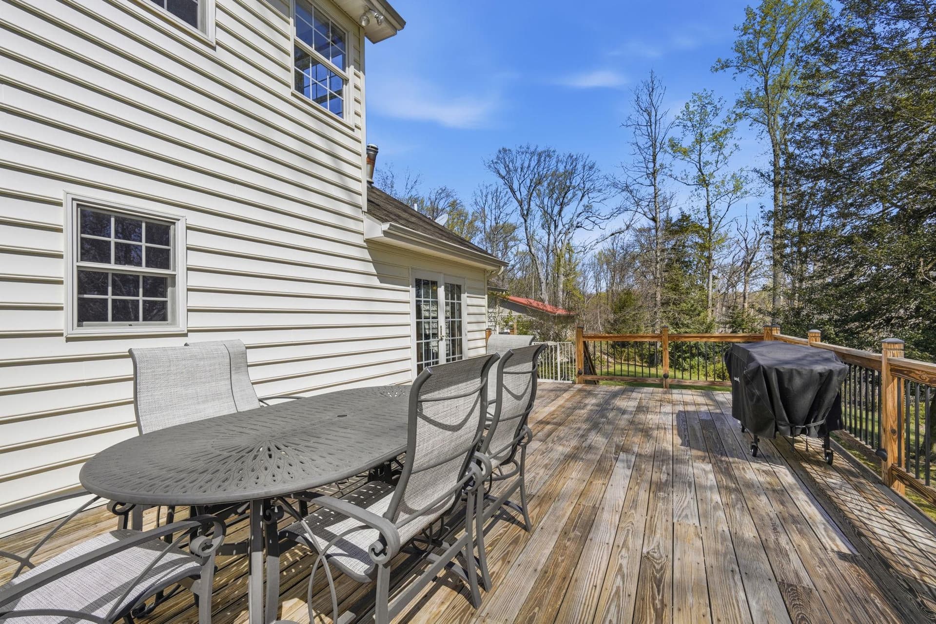55 Howes Lane photo 30