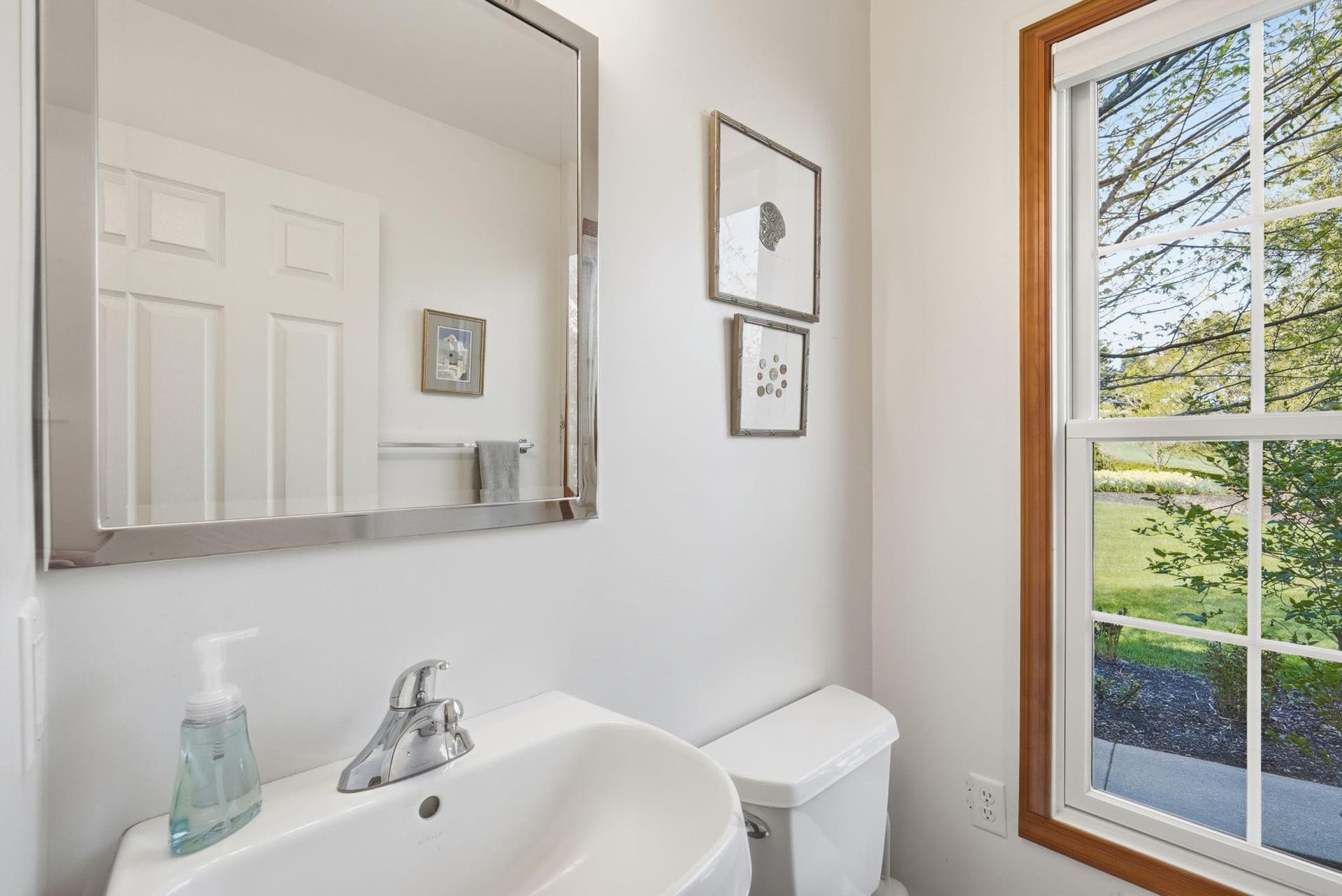 55 Howes Lane photo 31