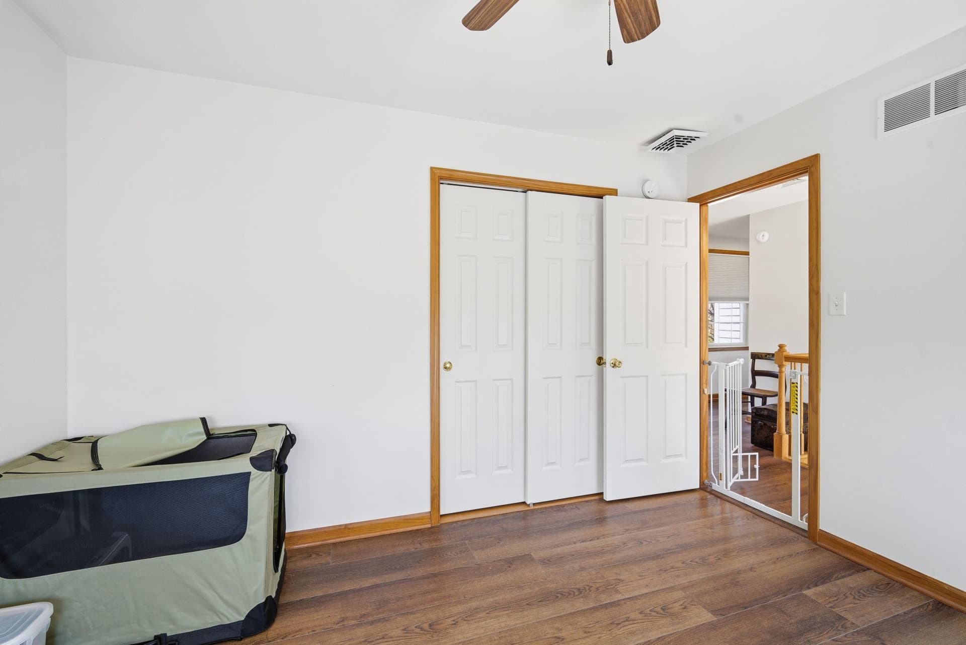 55 Howes Lane photo 37