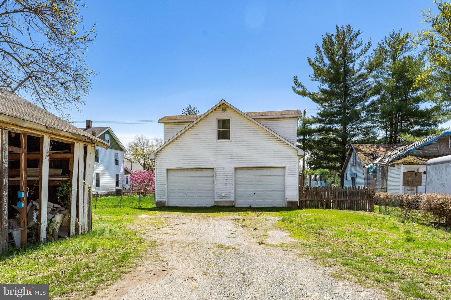 313 E Cecil Avenue photo 30