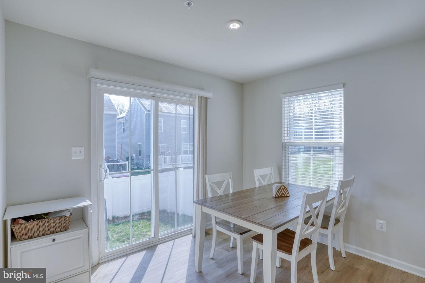 5 Olive Way photo 10