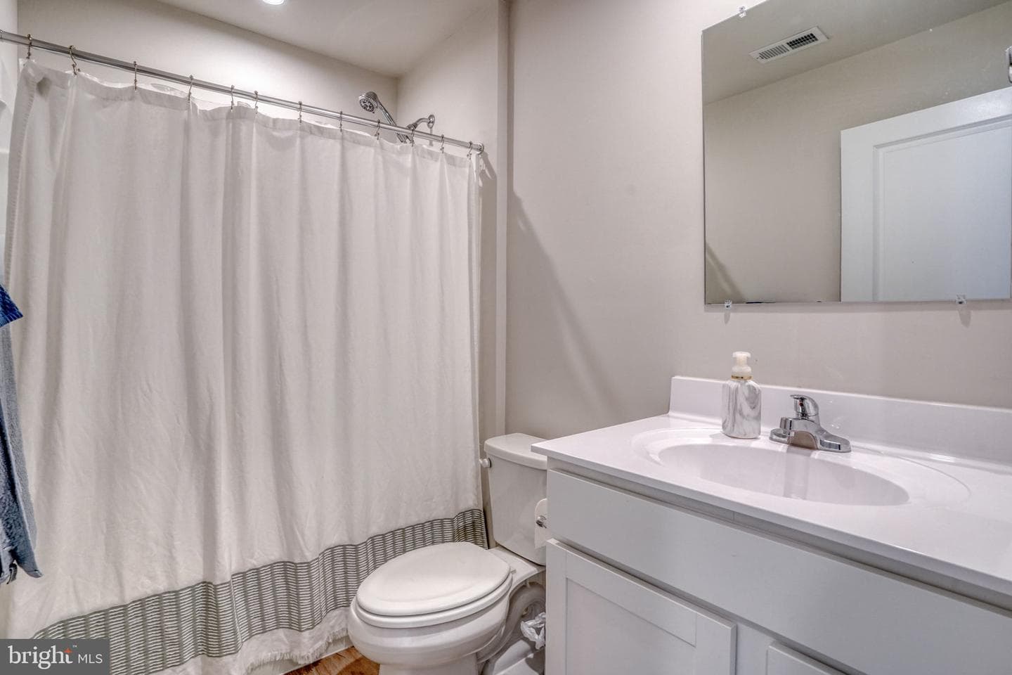5 Olive Way photo 20