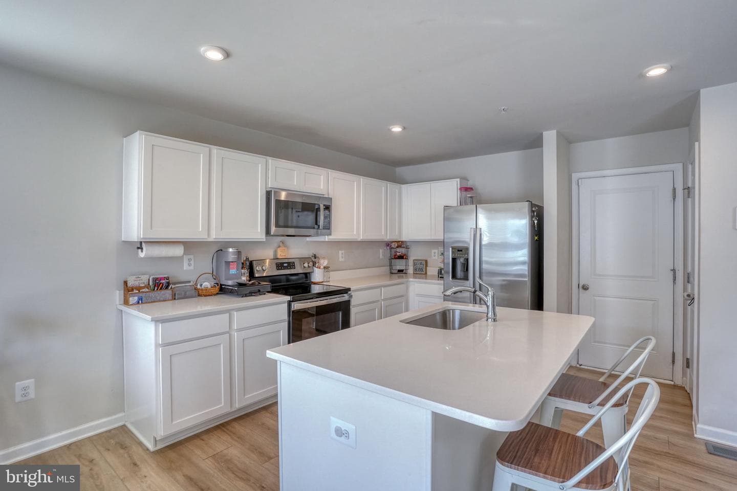 5 Olive Way photo 6