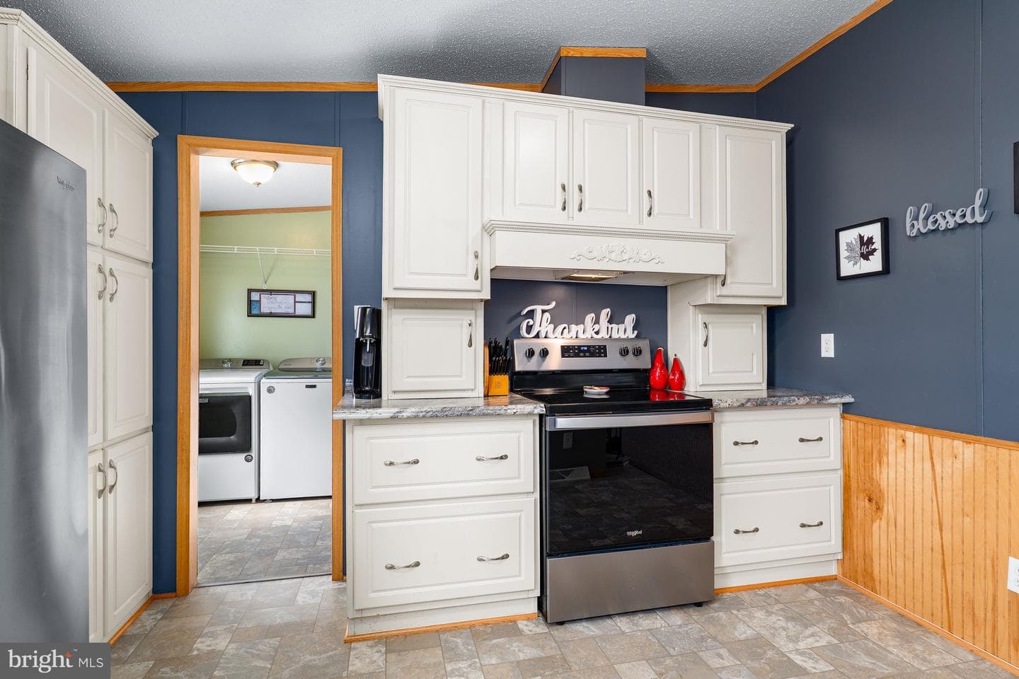 53 Queen Eleanor Drive photo 14