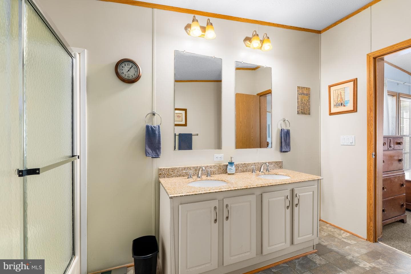 53 Queen Eleanor Drive photo 22