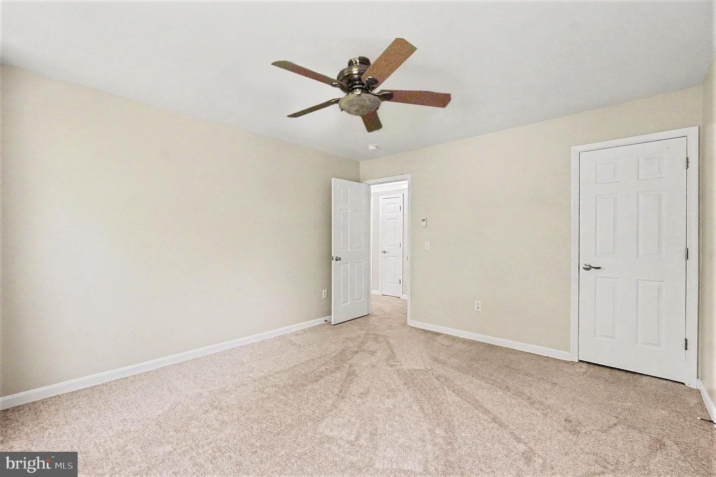 19 Crescent Links Drive photo 43