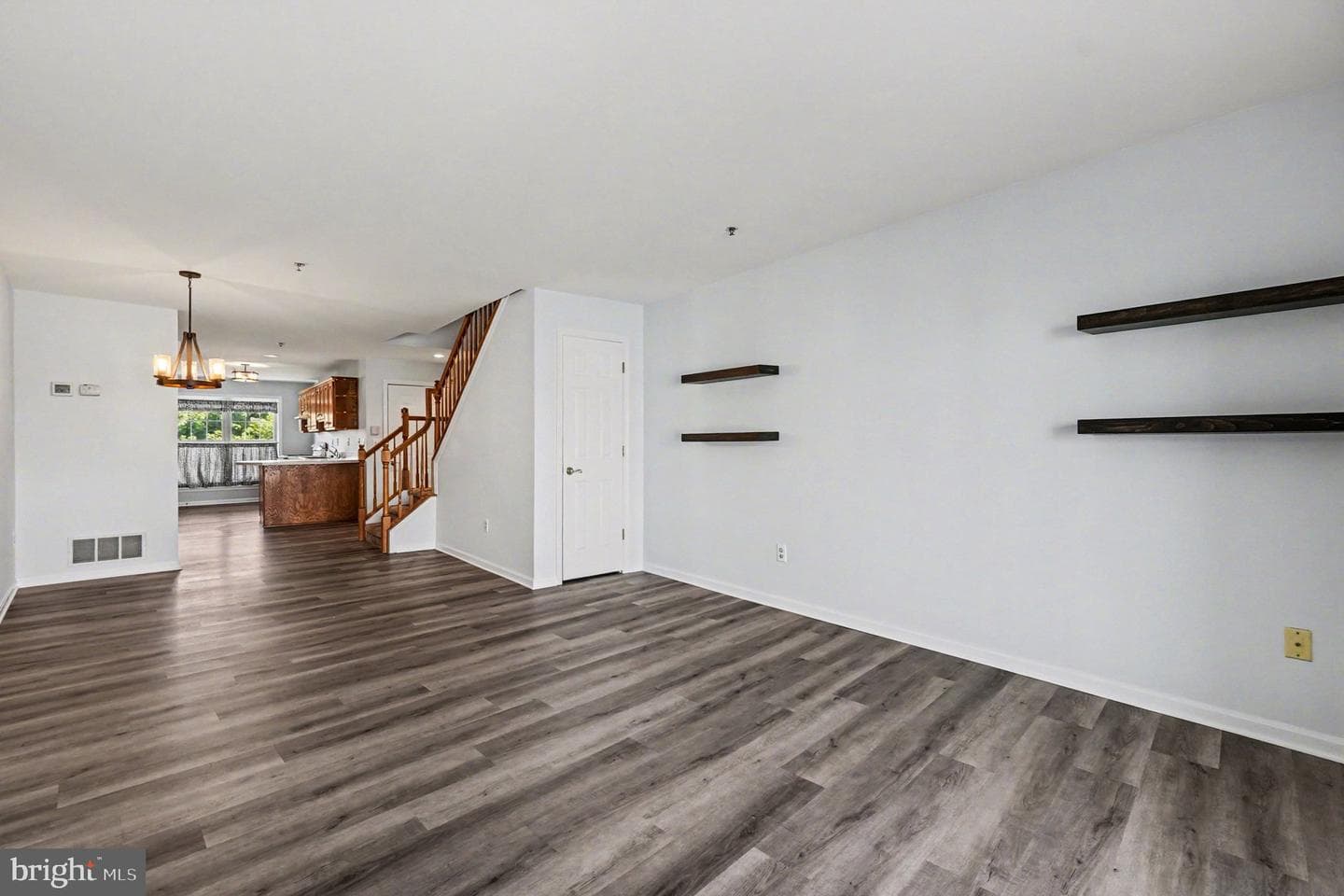 8 Owens Landing Court photo 5