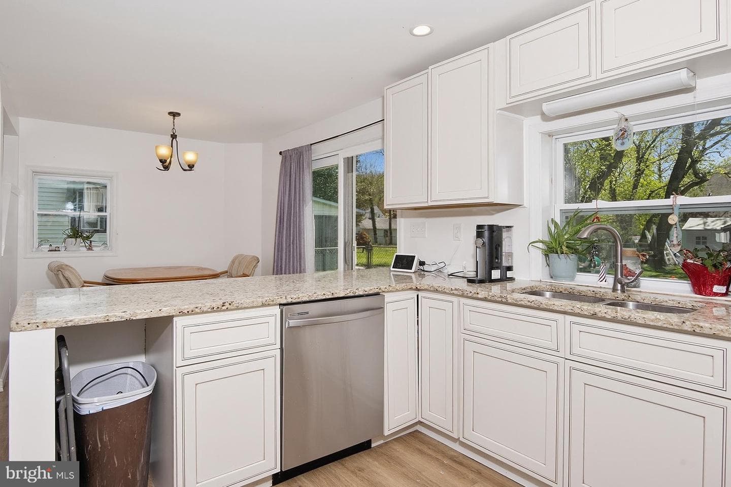 14 W Walnut Street photo 11