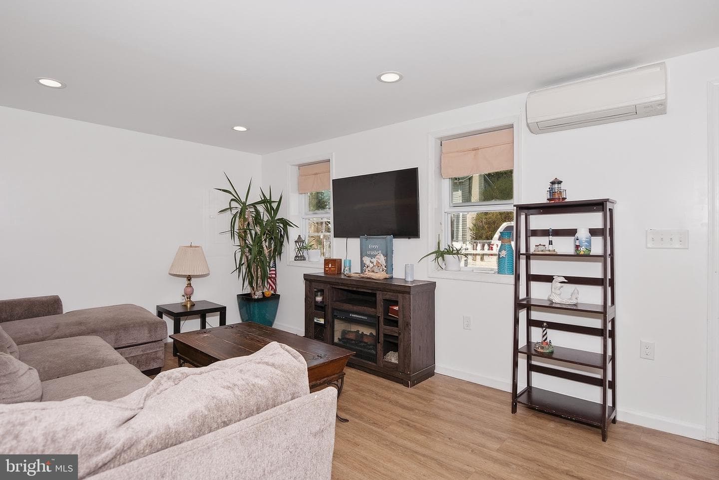 14 W Walnut Street photo 5
