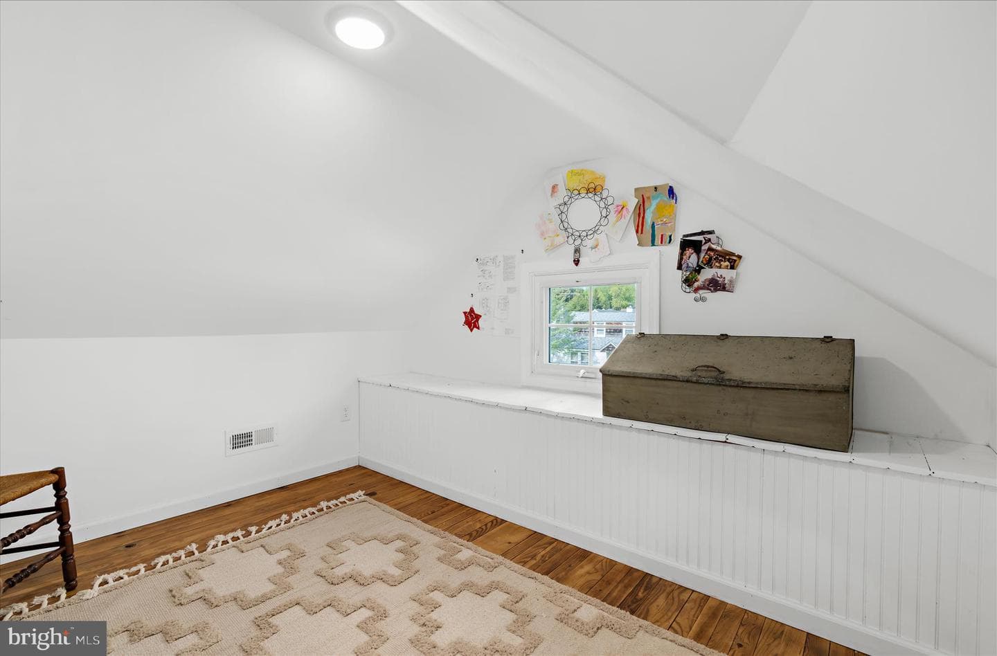 8 Anglewood Avenue photo 31