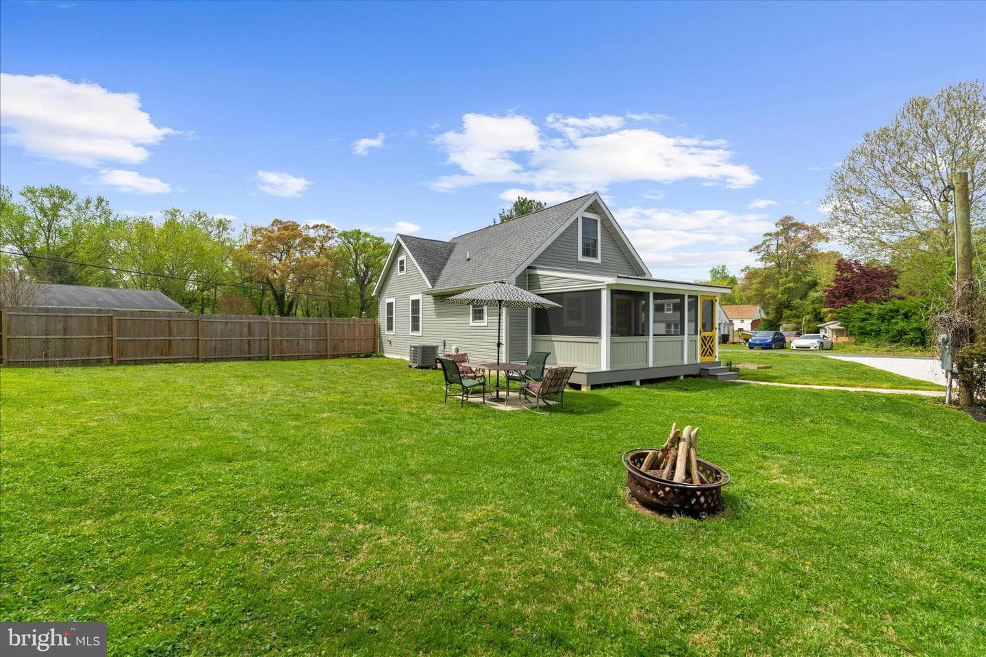 8 Anglewood Avenue photo 40