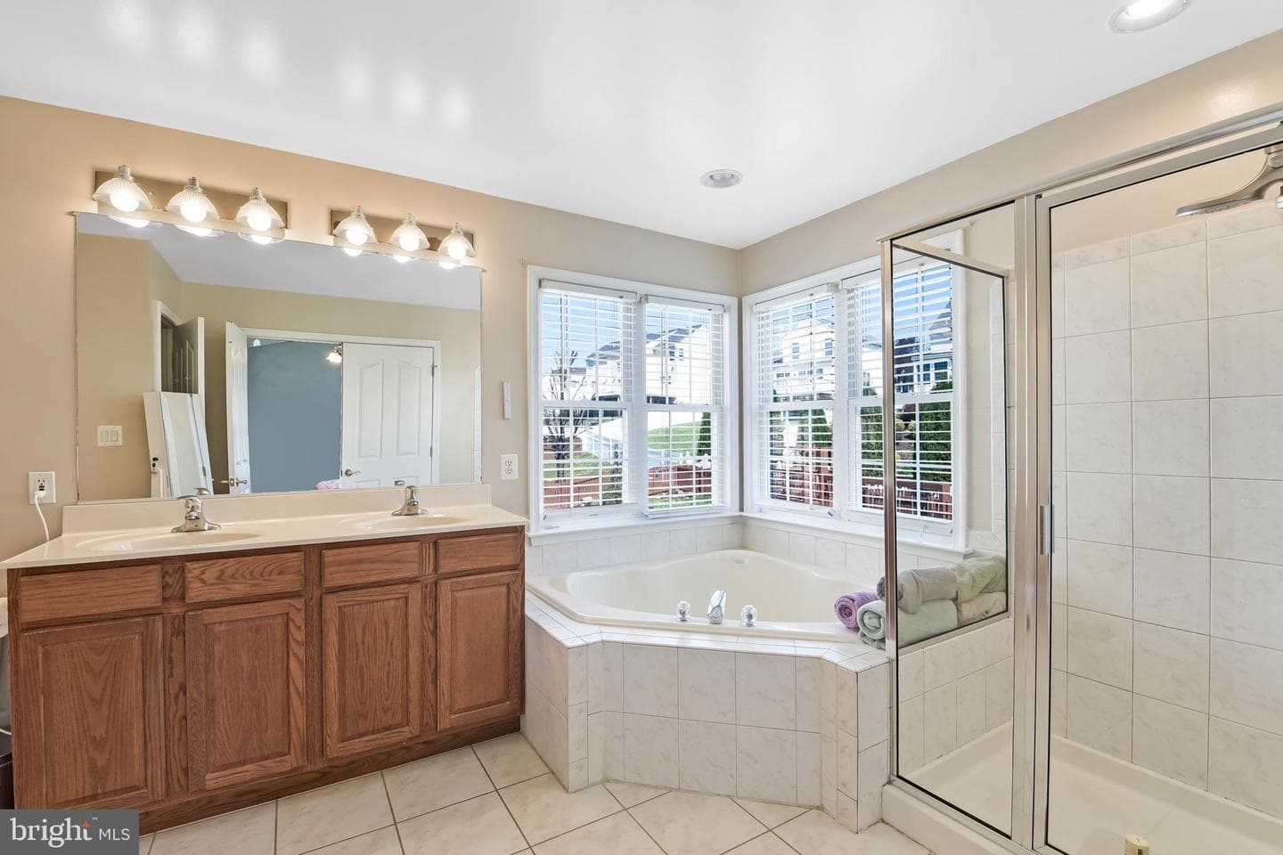 106 Cove Point Way photo 25