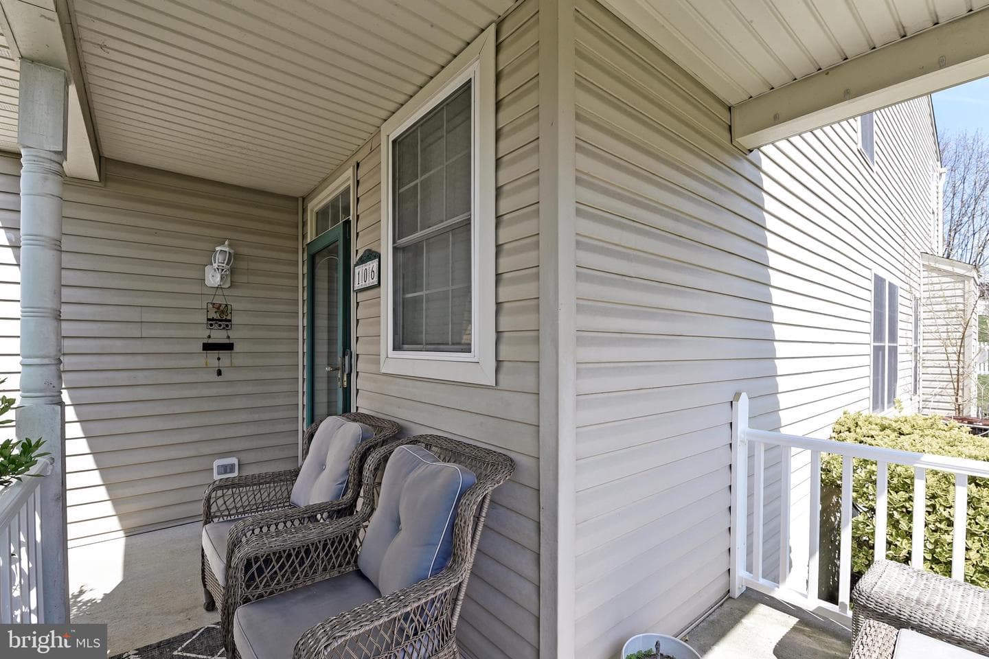106 Cove Point Way photo 3