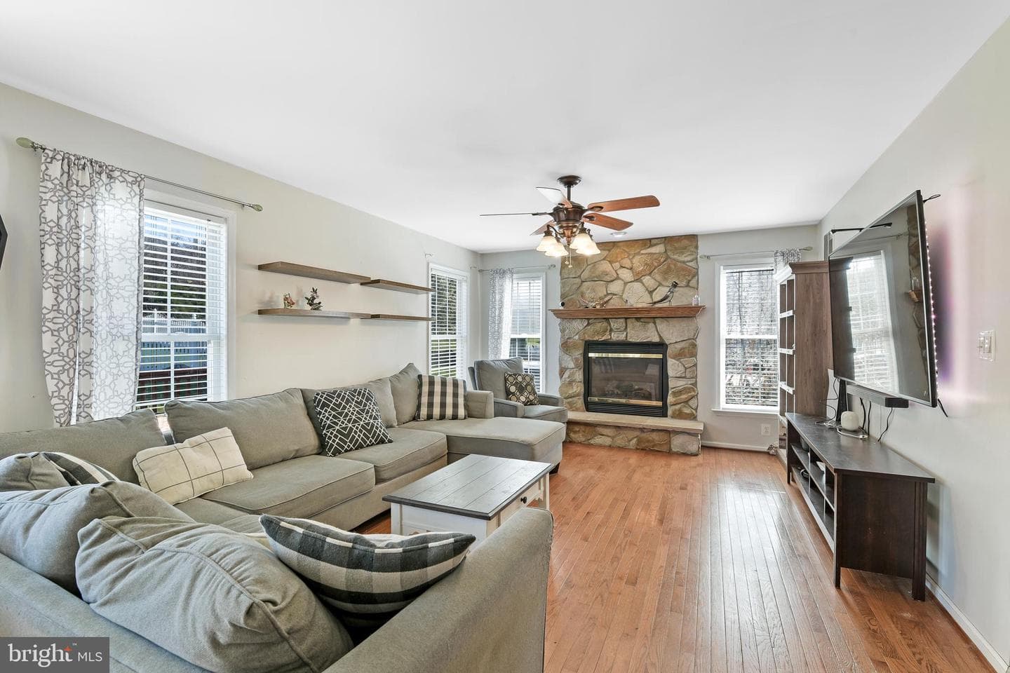 106 Cove Point Way photo 9