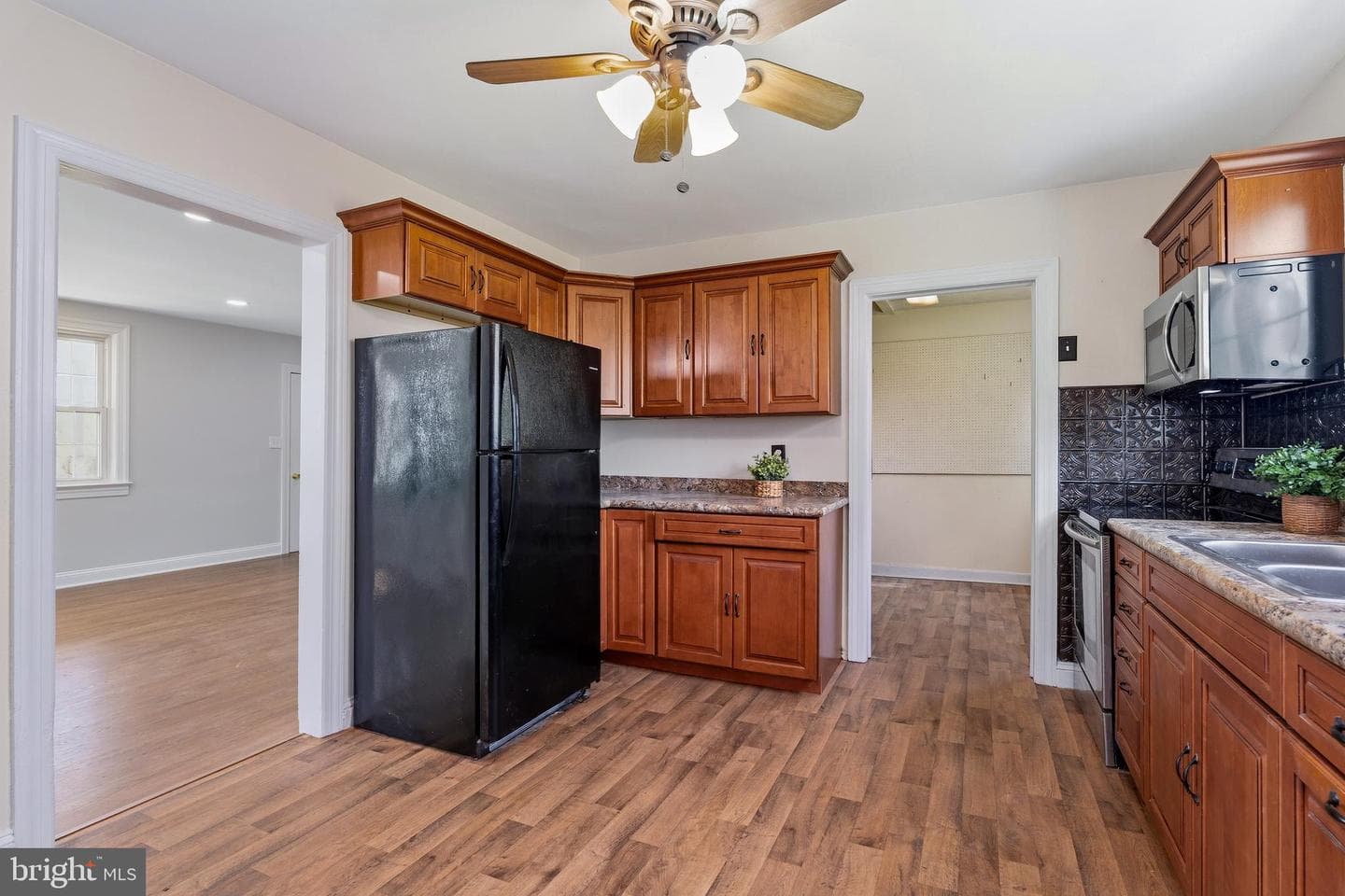 245 Theodore Road photo 10