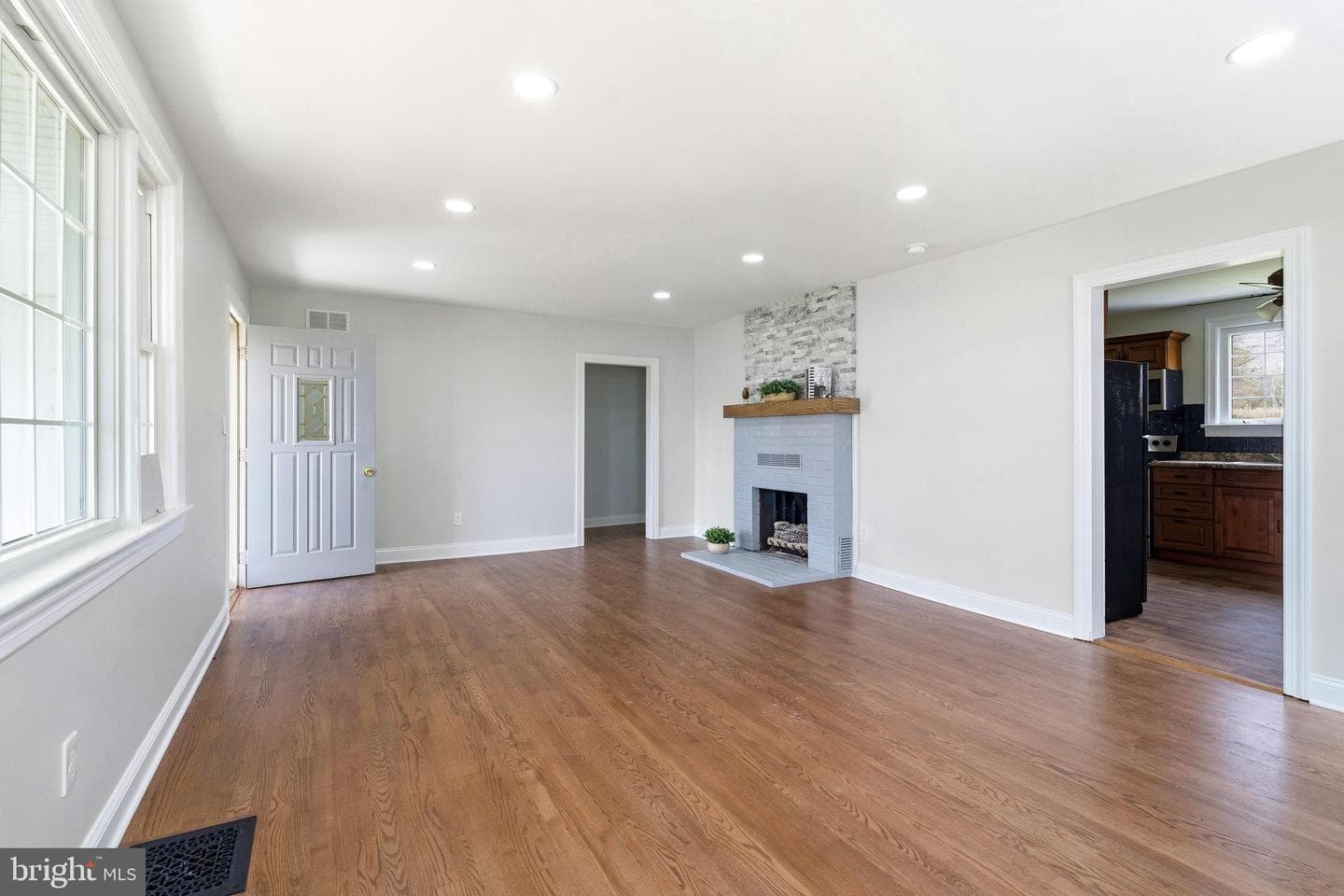 245 Theodore Road photo 5