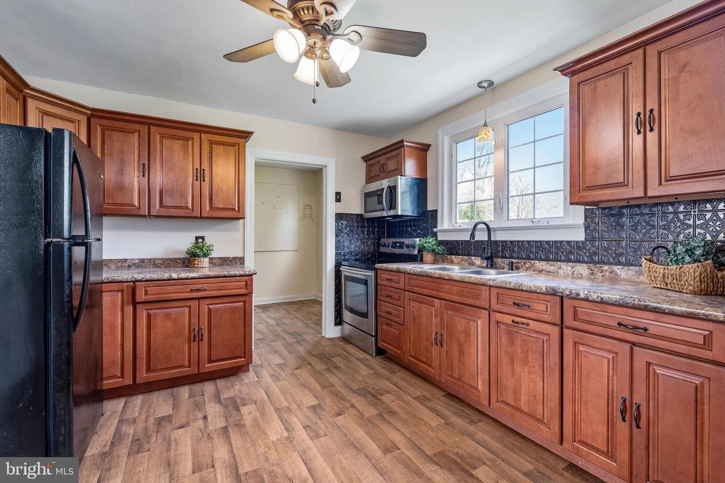 245 Theodore Road photo 7