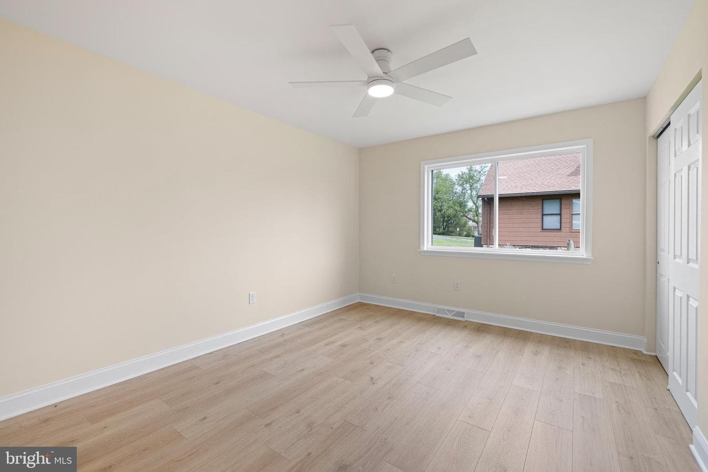 192 Rolling Avenue photo 35