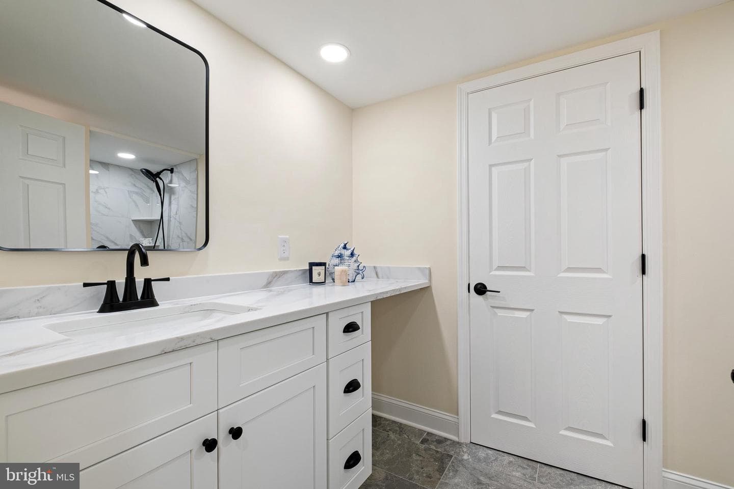 192 Rolling Avenue photo 38