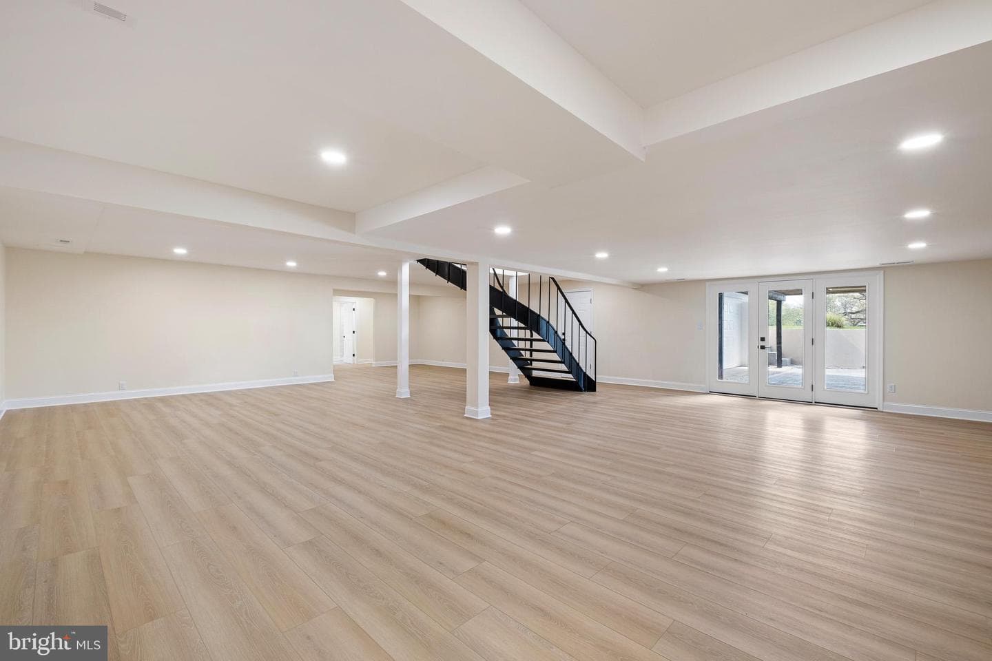 192 Rolling Avenue photo 45