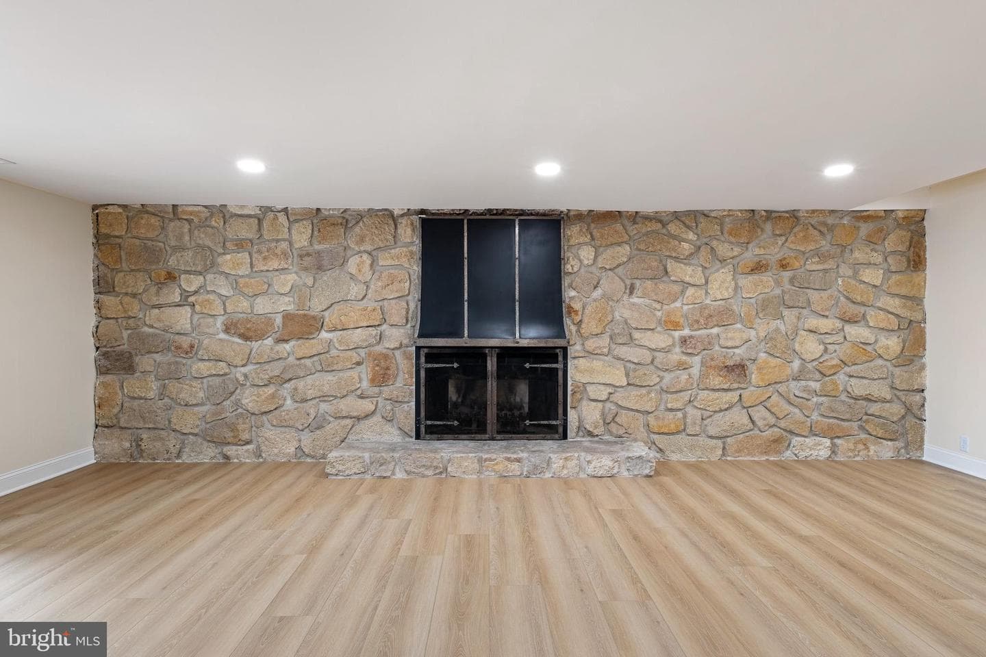 192 Rolling Avenue photo 48