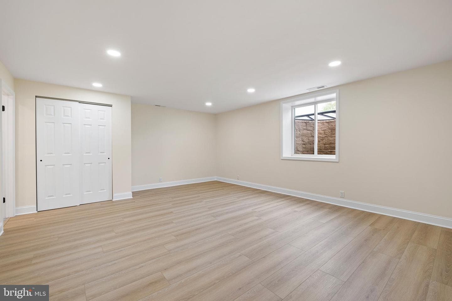 192 Rolling Avenue photo 53