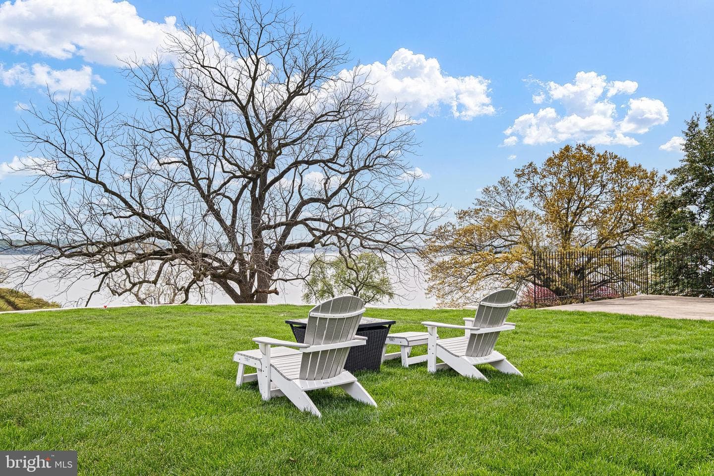 192 Rolling Avenue photo 63