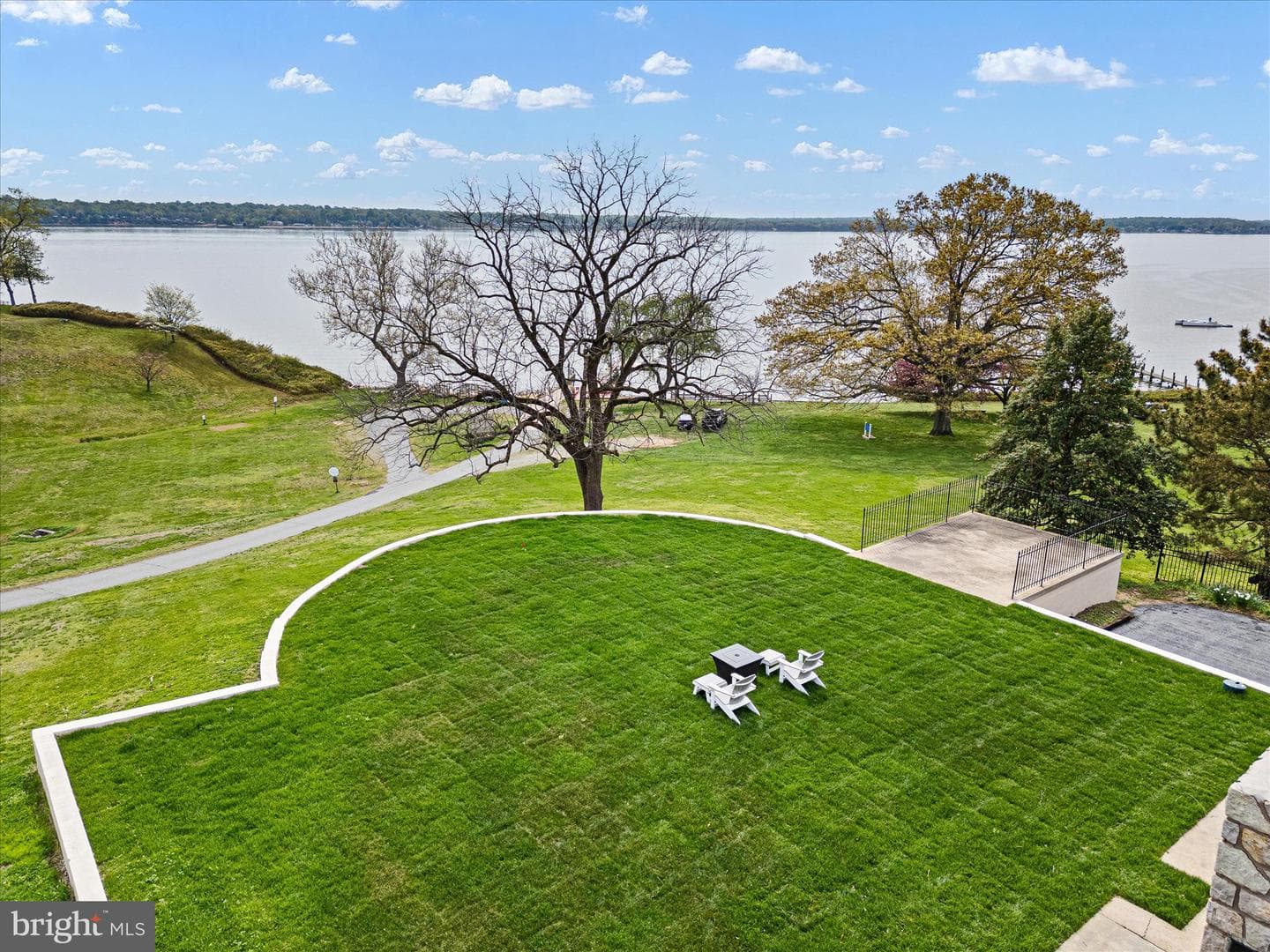 192 Rolling Avenue photo 66